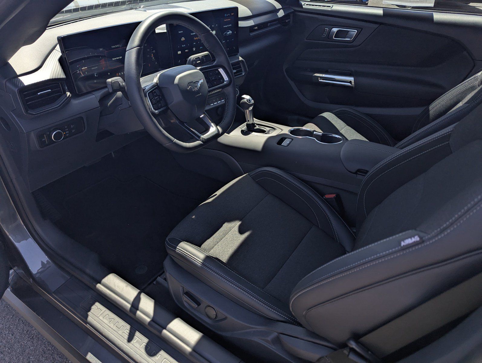 Used 2026 Ford Mustang Convertible RWD image 9
