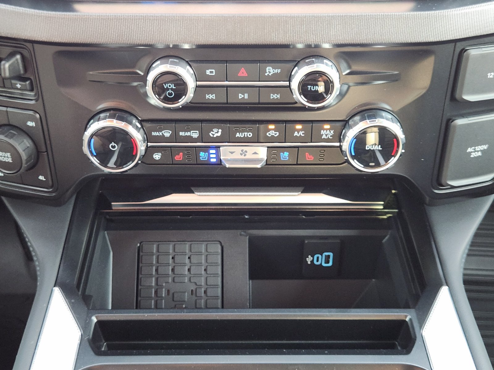 New 2026 Ford F250 Platinum AWD/4WD image 19