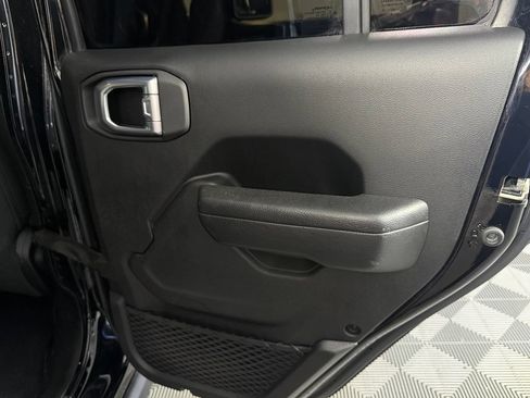 Used 2023 Jeep Wrangler Unlimited AWD/4WD image 30
