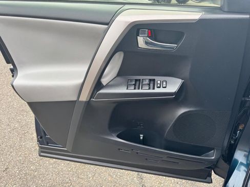 Used 2018 Toyota RAV4 XLE image 23