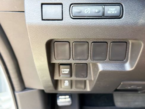 Used 2024 Nissan Frontier SV RWD image 22