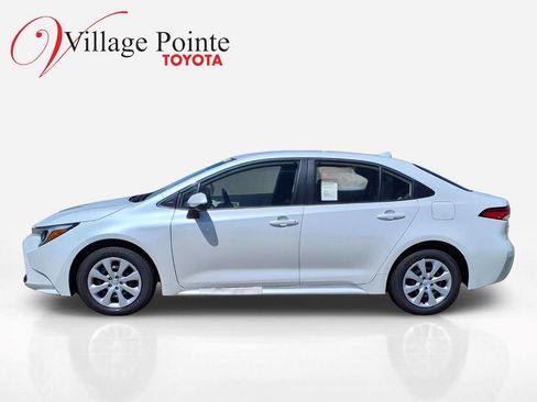 Used 2026 Toyota Corolla LE FWD image 2