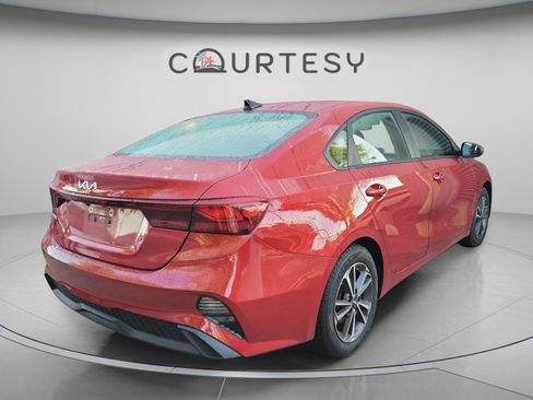 Certified 2024 Kia Forte LXS FWD image 15