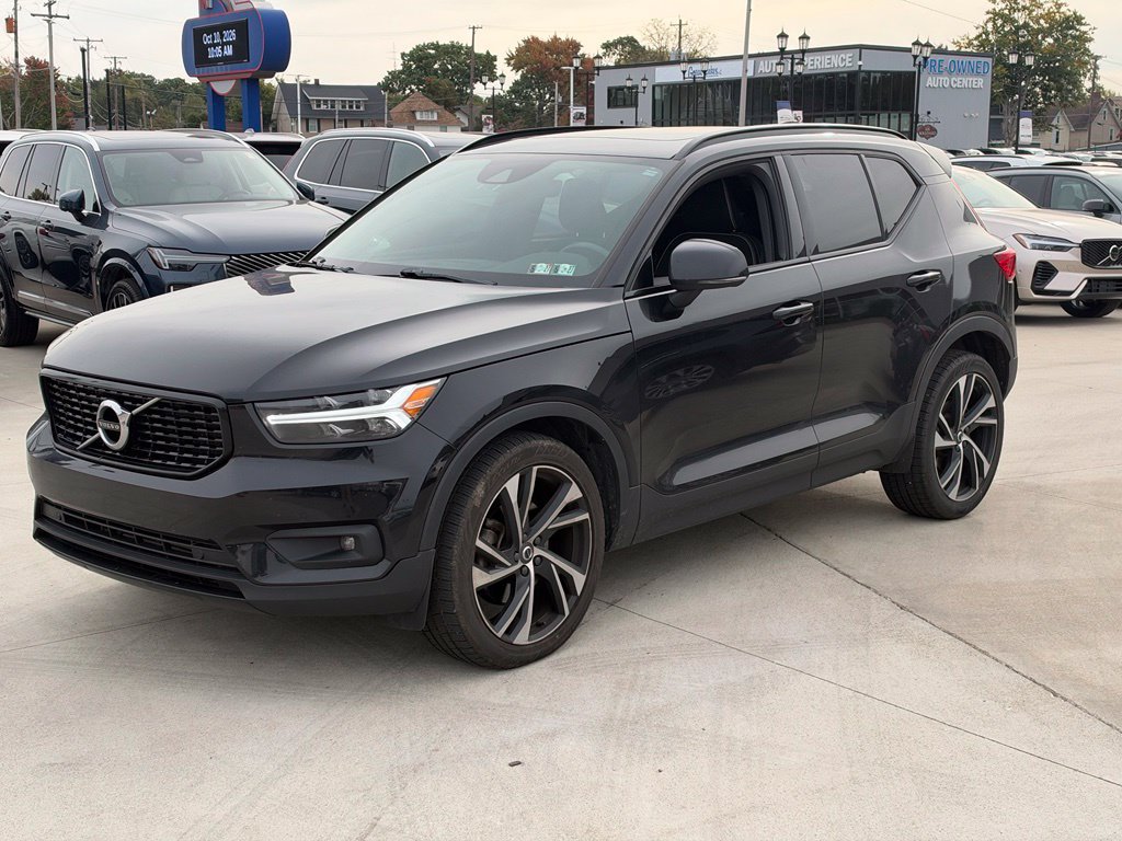 Used 2021 Volvo XC40 T5 R-Design w/ Climate Package AWD/4WD image 1