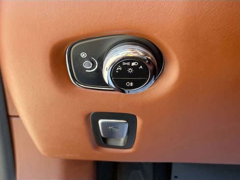 Used 2018 Aston Martin DB11 V12 image 33