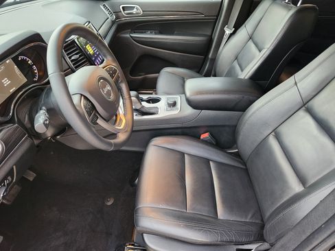 Used 2019 Jeep Grand Cherokee Limited AWD/4WD image 16