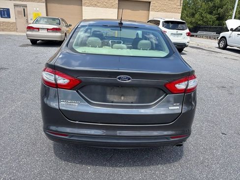 Used 2015 Ford Fusion SE w/ Equipment Group 202A FWD image 12