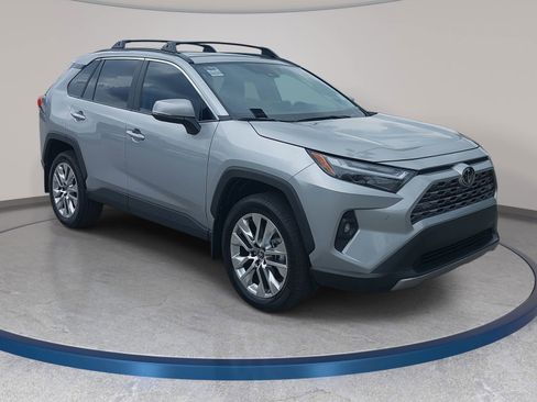 Used 2025 Toyota RAV4 Limited FWD image 3