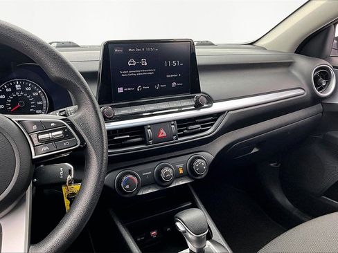 Used 2024 Kia Forte LXS w/ LXS Technology Package image 6