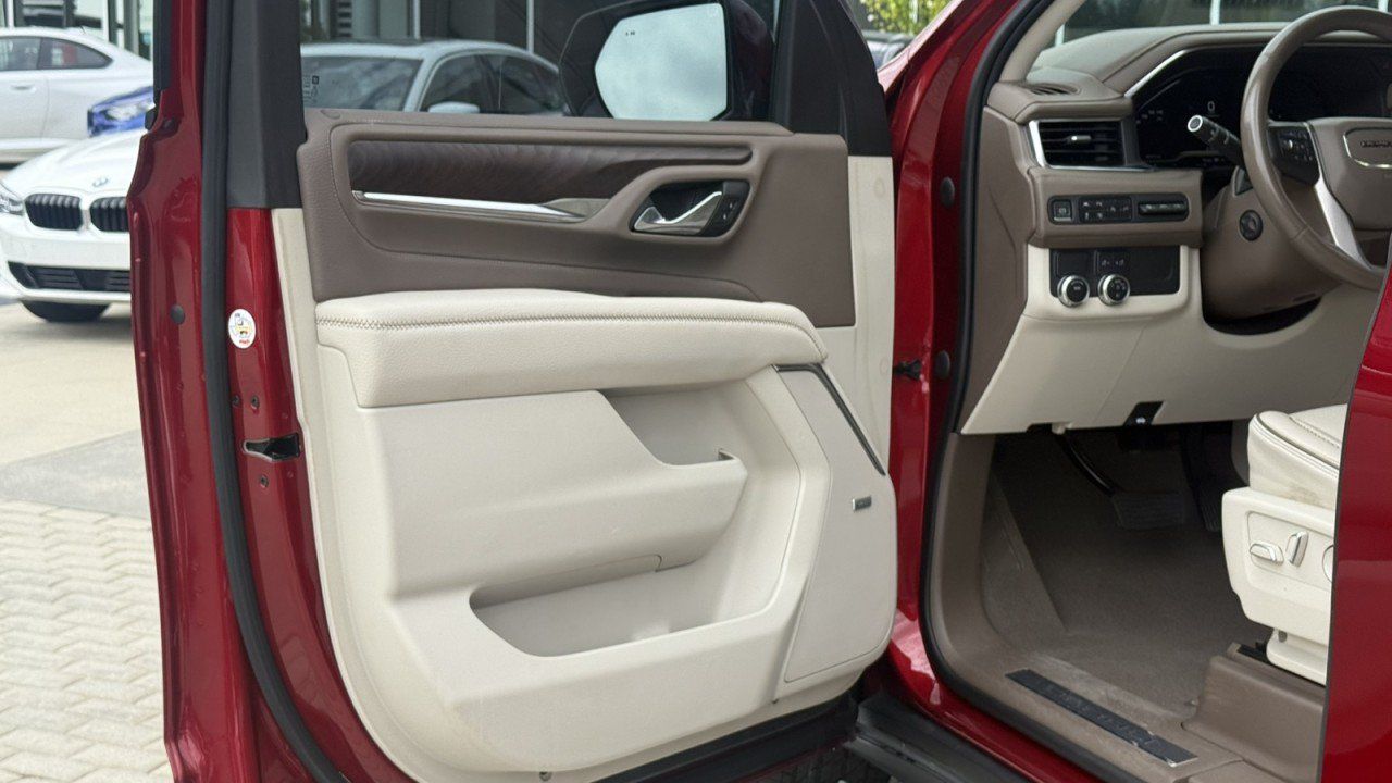 Used 2022 GMC Yukon Denali RWD image 11