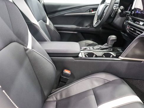 Used 2025 Toyota Camry SE w/ Convenience Package FWD image 16