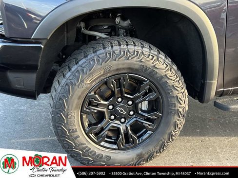 Used 2023 Chevrolet Silverado 1500 ZR2 w/ Technology Package image 10