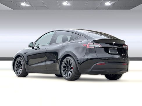 Used 2022 Tesla Model Y Performance AWD/4WD image 3