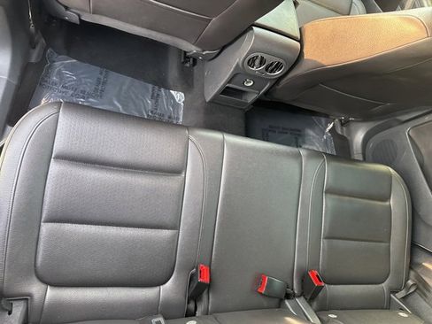 Used 2013 Volkswagen Tiguan SE image 23