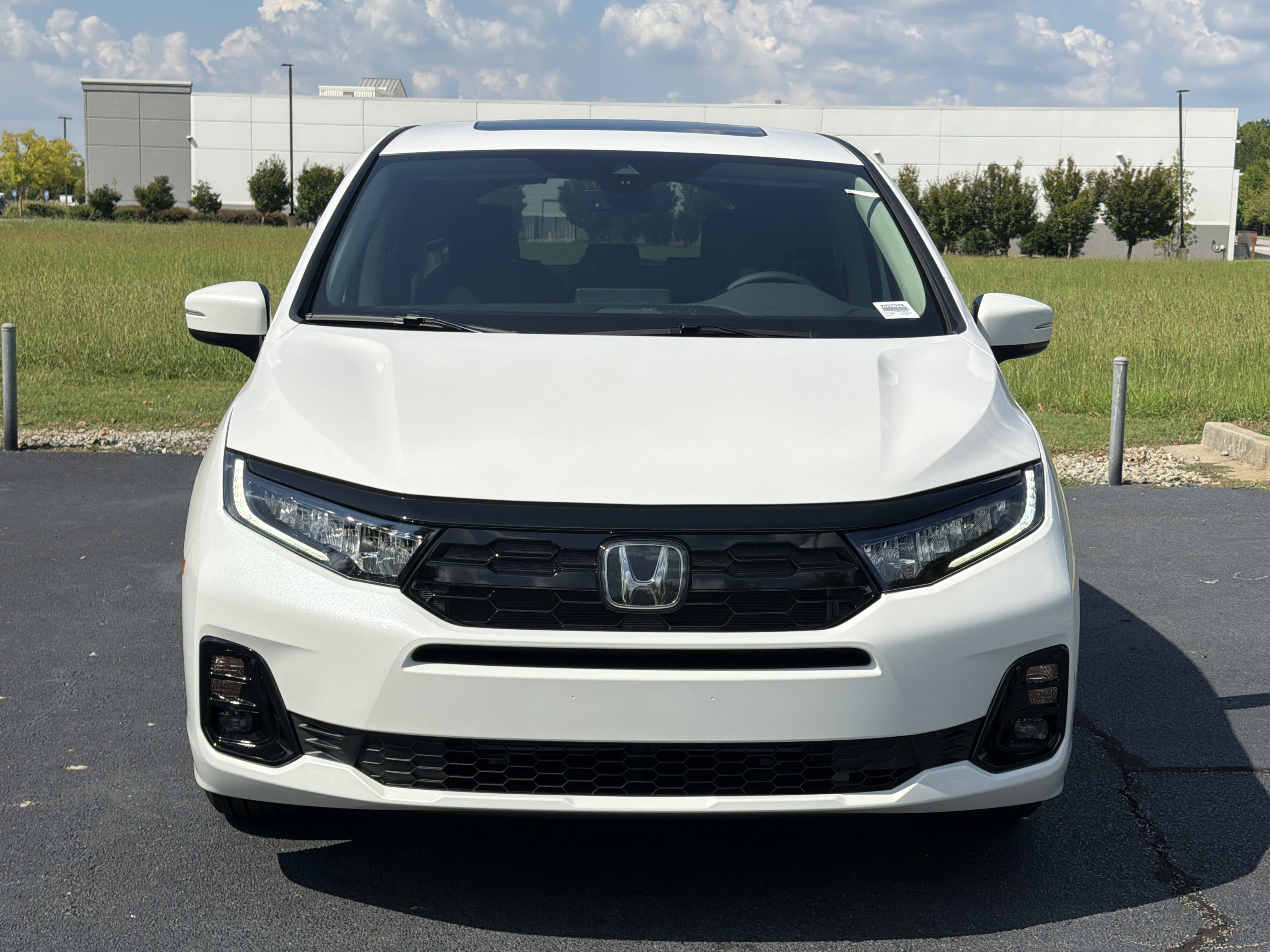 Used 2027 Honda Odyssey Elite image 3