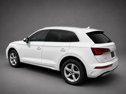Used 2023 Audi Q5 2.0T Premium w/ Convenience Package AWD/4WD image 5