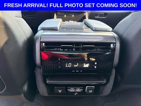 Used 2023 Jeep Wagoneer 4WD w/ Premium Group I image 28