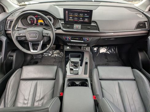Used 2023 Audi Q5 e Premium w/ Convenience Package image 7