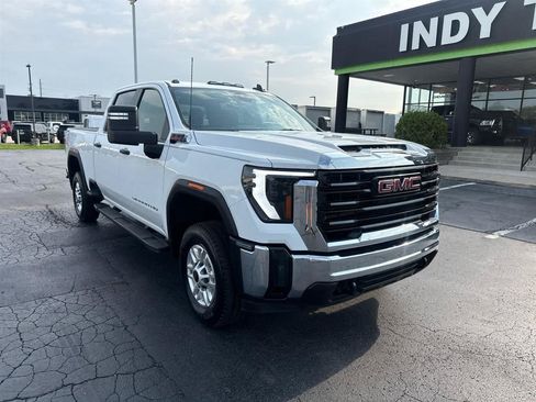Used 2024 GMC Sierra 2500 Pro AWD/4WD image 2