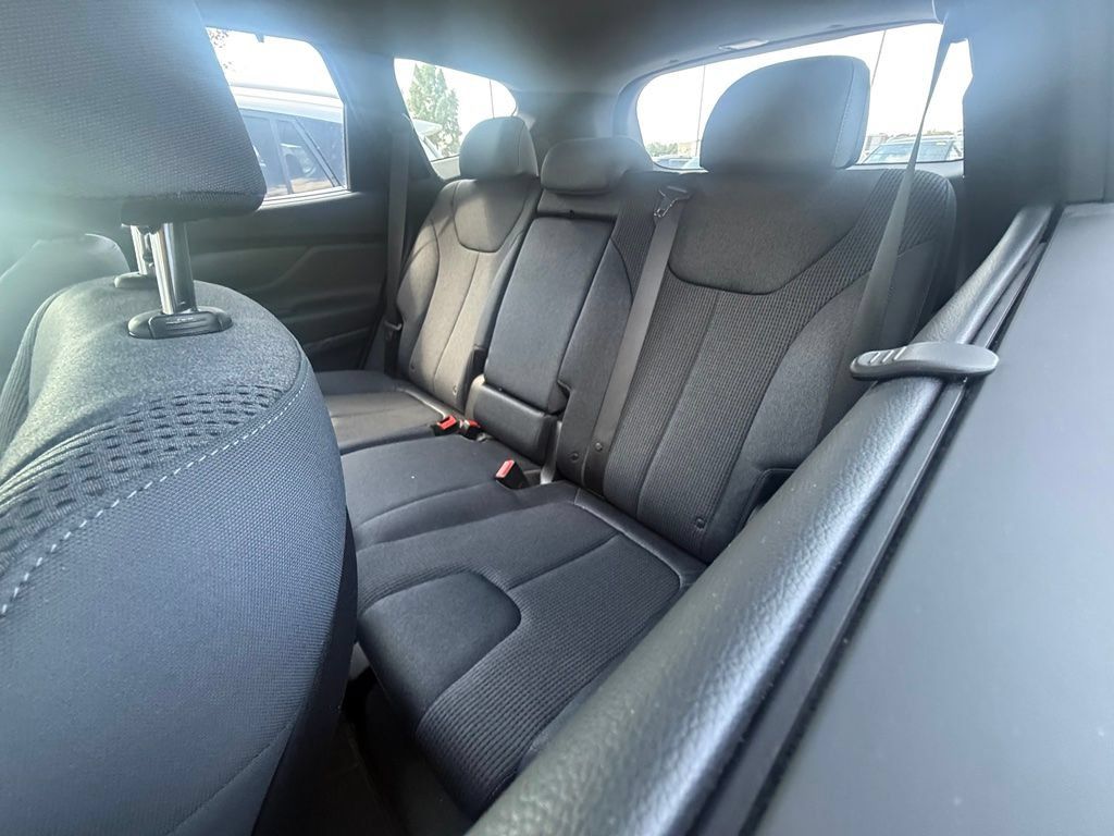 Used 2021 Hyundai Santa Fe SEL w/ Convenience Package AWD/4WD image 3