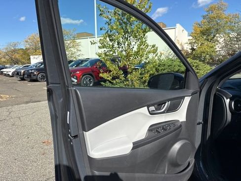 Certified 2023 Hyundai Kona SEL w/ Convenience Package image 39