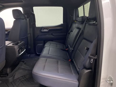 Used 2023 Chevrolet Silverado 1500 High Country w/ Technology Package AWD/4WD image 16