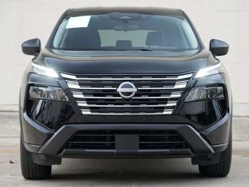 Used 2024 Nissan Rogue S AWD/4WD image 6