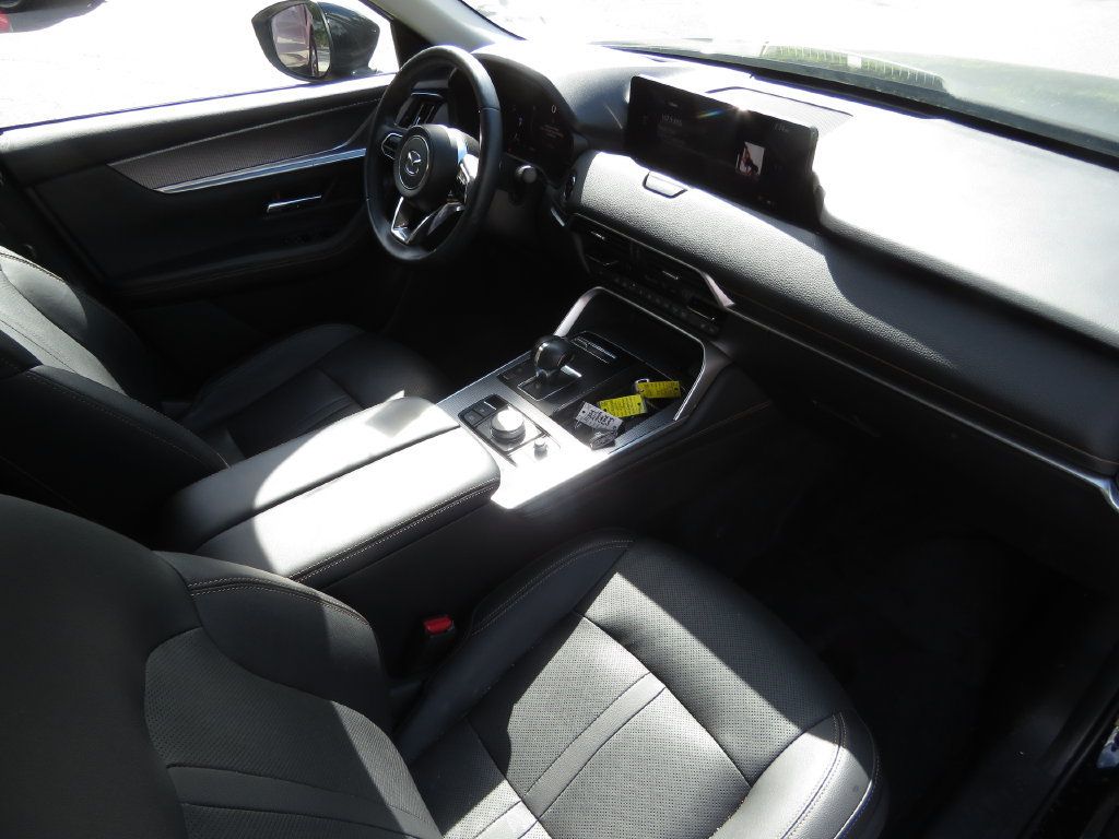 Used 2025 MAZDA CX-70 Plug-In Hybrid w/ Premium Pkg AWD/4WD image 14
