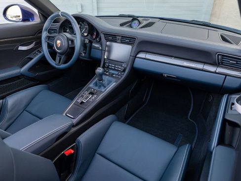 Used 2019 Porsche 911 Speedster RWD image 18