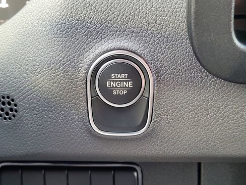 Used 2025 Mercedes-Benz Sprinter 2500 image 29