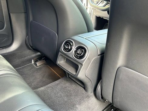 Used 2023 Mercedes-Benz C 300 Sedan image 34