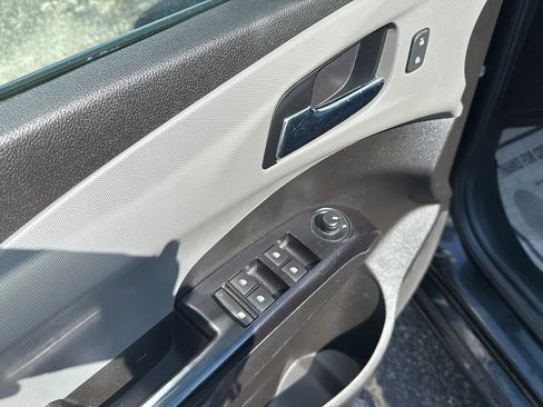 Used 2019 Chevrolet Sonic LT w/ Convenience Package FWD image 11