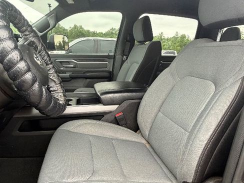 Used 2021 RAM 1500 Big Horn AWD/4WD image 3