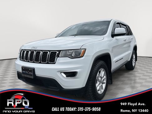 Used 2018 Jeep Grand Cherokee Laredo image 1