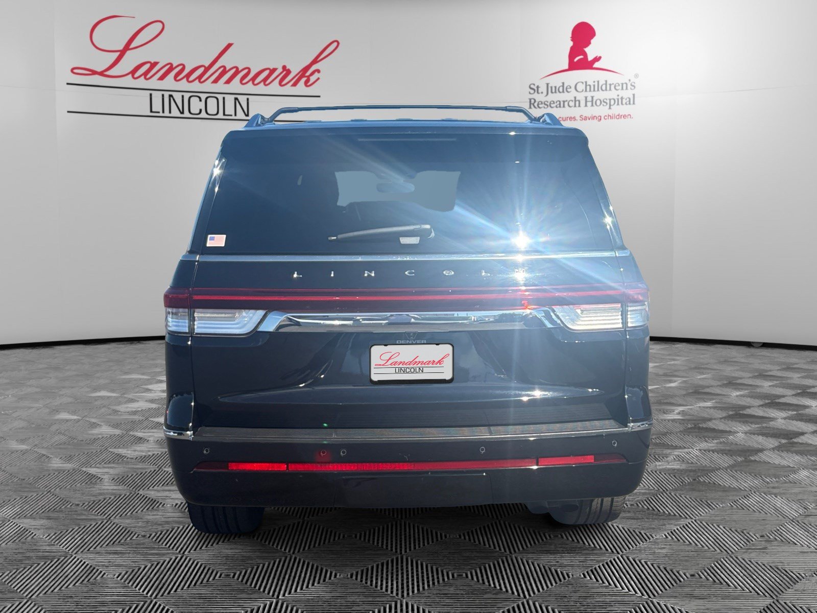 Certified 2023 Lincoln Navigator Reserve AWD/4WD image 4