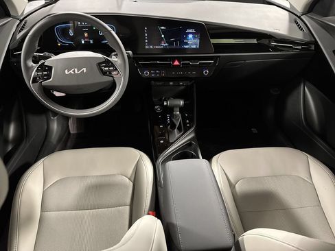 New 2026 Kia Niro EX FWD image 3