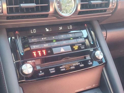 Used 2025 Lexus IS 300 w/ Premium Package image 32