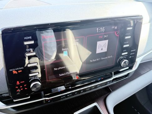 Used 2021 Toyota Sienna XLE image 15