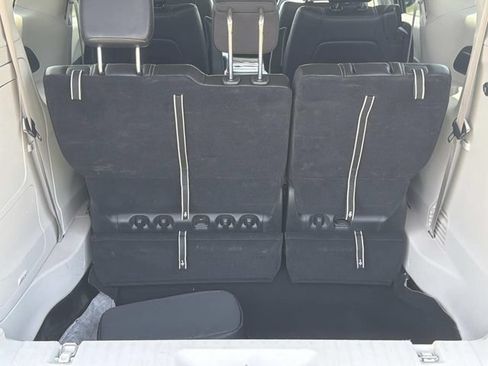 Used 2024 Chrysler Pacifica Limited FWD image 23