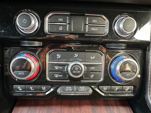 Used 2023 GMC Yukon Denali Ultimate image 4