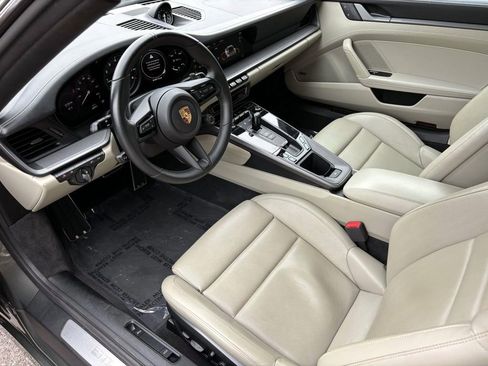 Certified 2022 Porsche 911 Carrera image 18