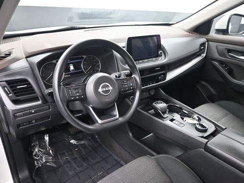 Used 2023 Nissan Rogue SV image 13