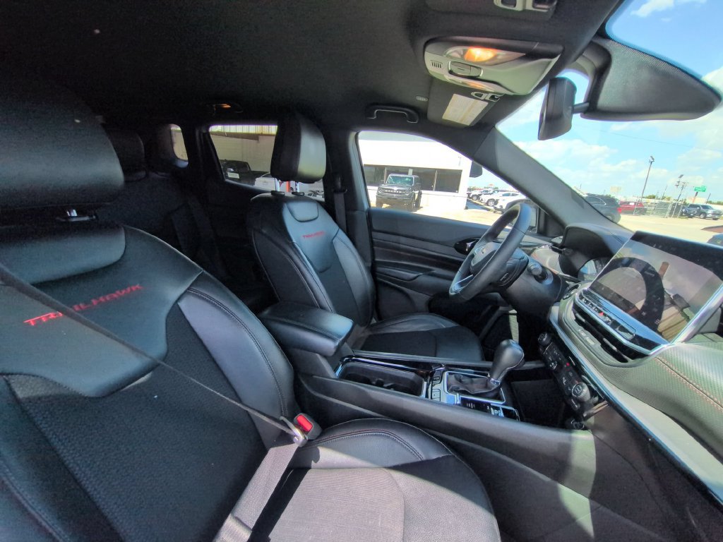 Used 2025 Jeep Compass Trailhawk AWD/4WD image 30