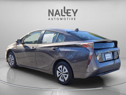 Used 2018 Toyota Prius Four image 3