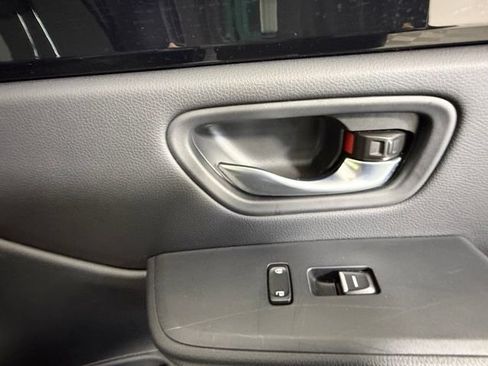 Used 2025 Honda Pilot Touring image 29