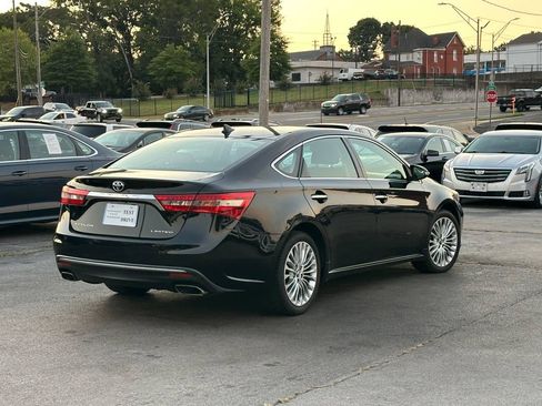 Used 2016 Toyota Avalon Limited FWD image 2