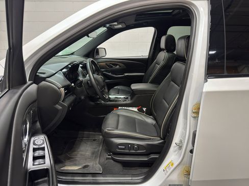 Used 2024 Chevrolet Traverse Premier image 15