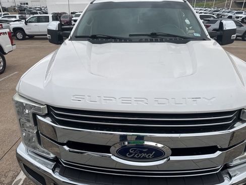 Used 2017 Ford F250 Lariat w/ Chrome Package image 3