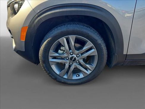 Used 2023 Kia Seltos S w/ Navigation Package image 9