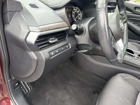 Used 2024 Nissan Altima 2.5 SV w/ SV Premium Package FWD image 23